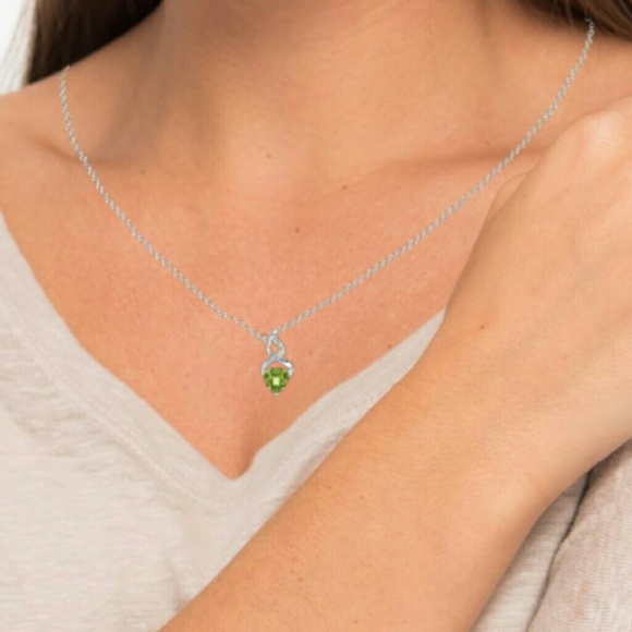 4 CARAT PERIDOT  NECKLACE - Picture 8 of 8